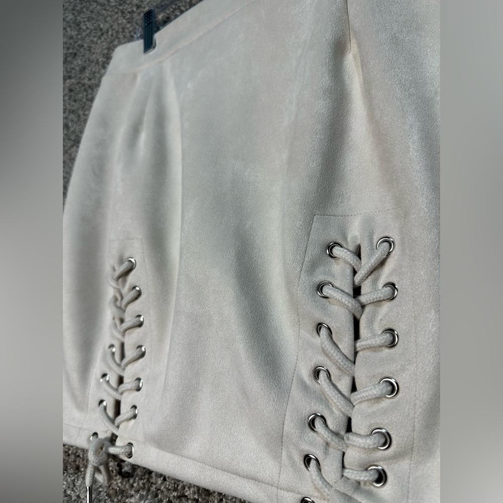 NWOT High Waist Lace Up Faux Suede Bodycon Skirt Size XL - Picture 6 of 7